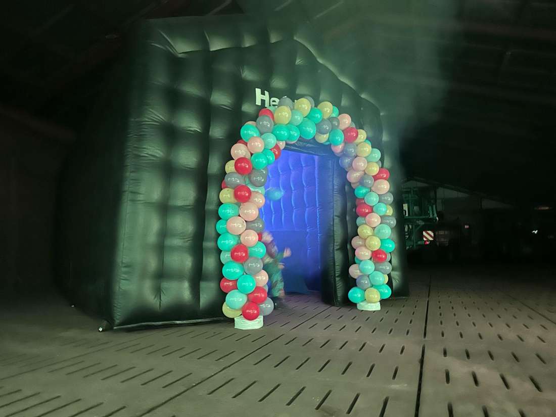 huur”, “feesttent”, “verjaardag”, “verlichting”, “ballonnenboog”, “surprise party”, “partytent”